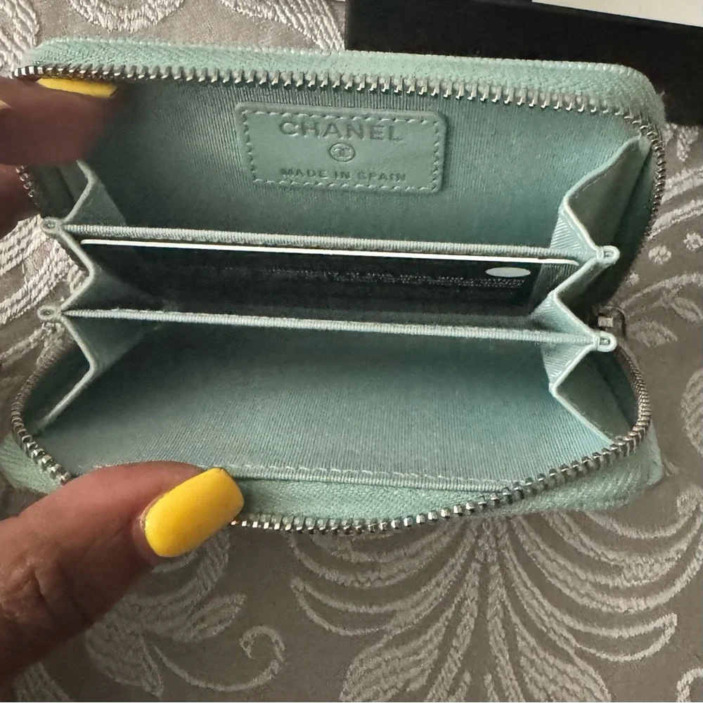 CHANEL Light Blue Leather Zipped Coin Purse (New in Box)